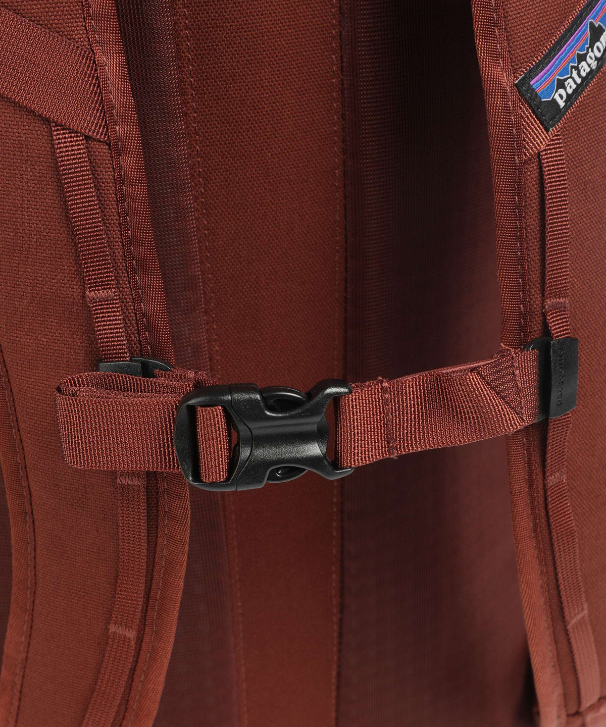 Patagonia Fieldsmith Hiking backpack dried vanilla