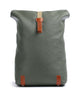 Brooks England Pickwick Cotton Canvas Large Rolltop ryggsäck sage green/honey details