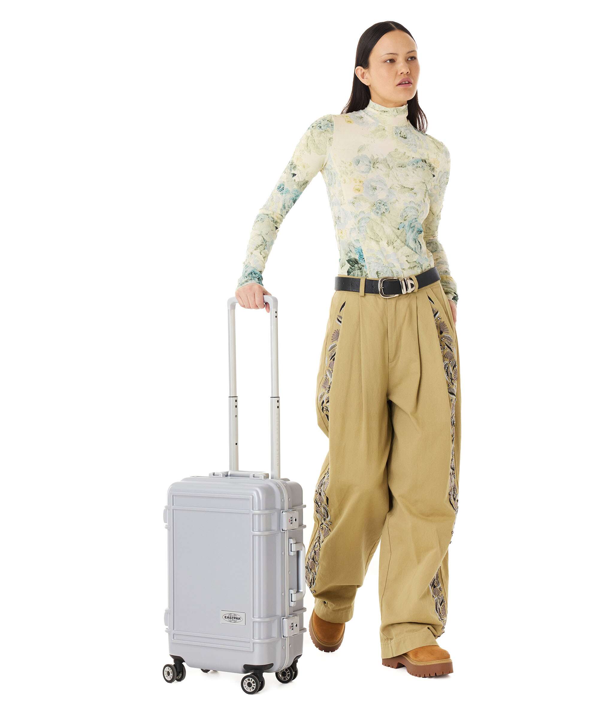 Eastpak Resist'R Case Spinner (4 wheels) metal silver
