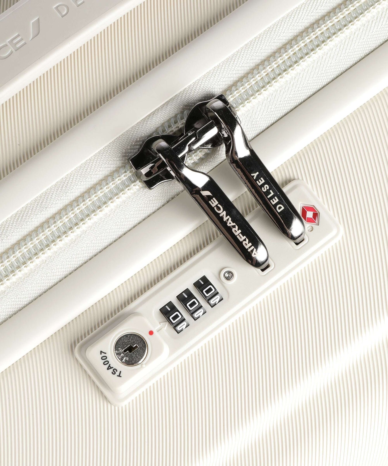 Delsey Paris Allure Spinner (4 wheels) elfenbein