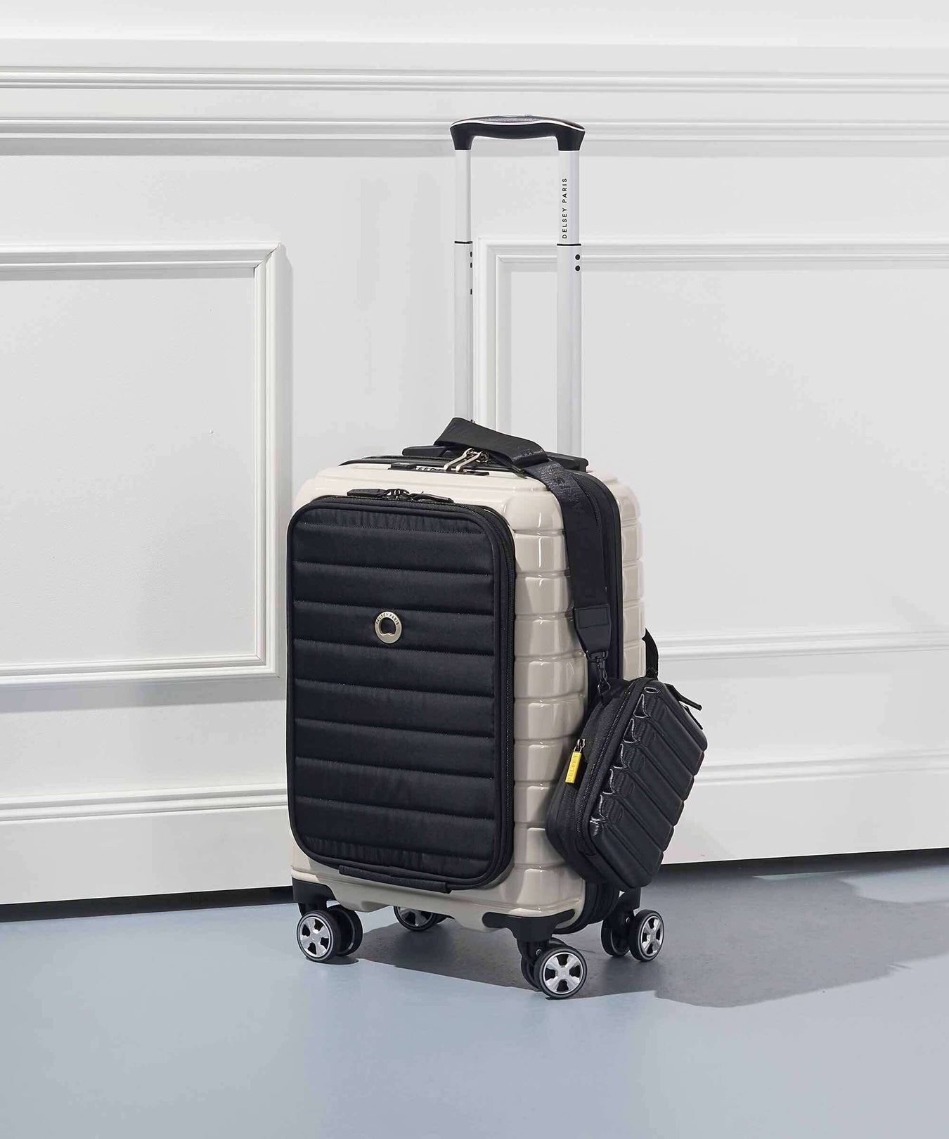 Delsey Paris Shadow 5.0 Spinner (4 wheels) elfenbein