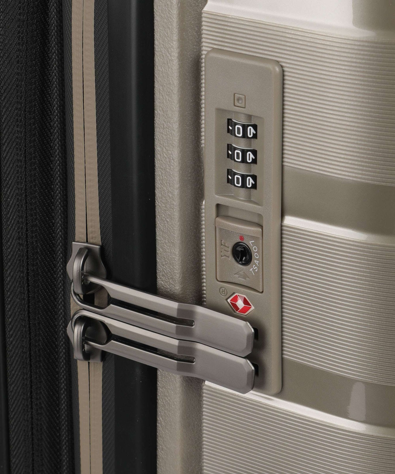 Travelite Air Base Spinner (4 wheels) champagner