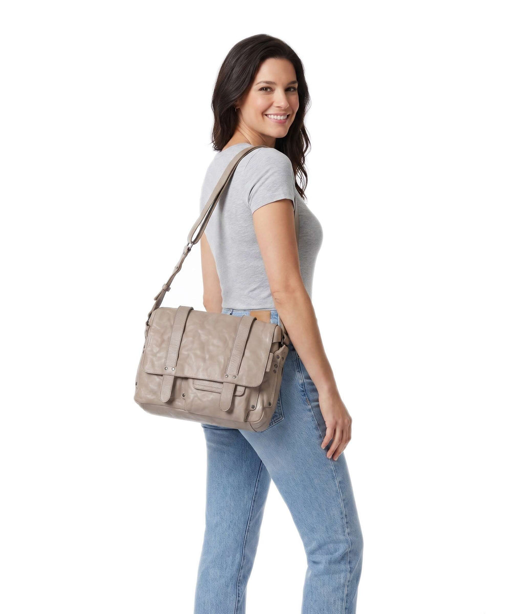 Aunts & Uncles Grandma's Luxury Club Mrs. Honey Pie Messenger bag roasted cashew