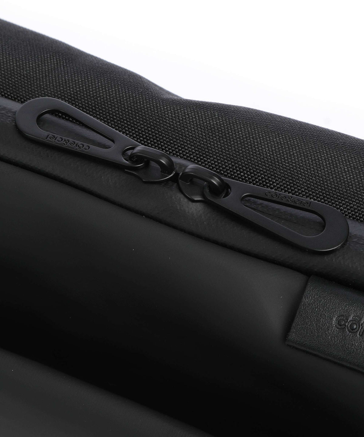 Côte&Ciel Isarau S Belt bag black