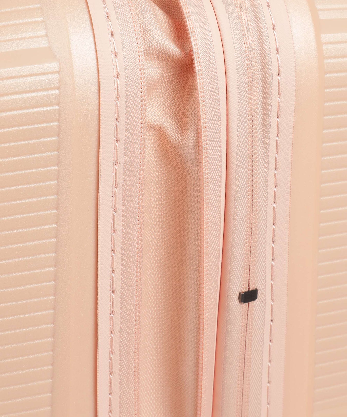 American Tourister Starvibe Spinner (4 wheels) metallic peach