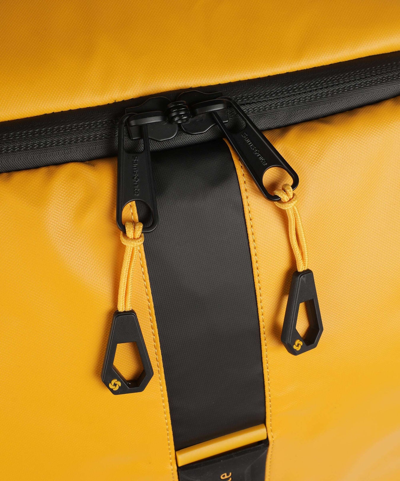 Samsonite Paradiver Light Travel bag with wheels yellow