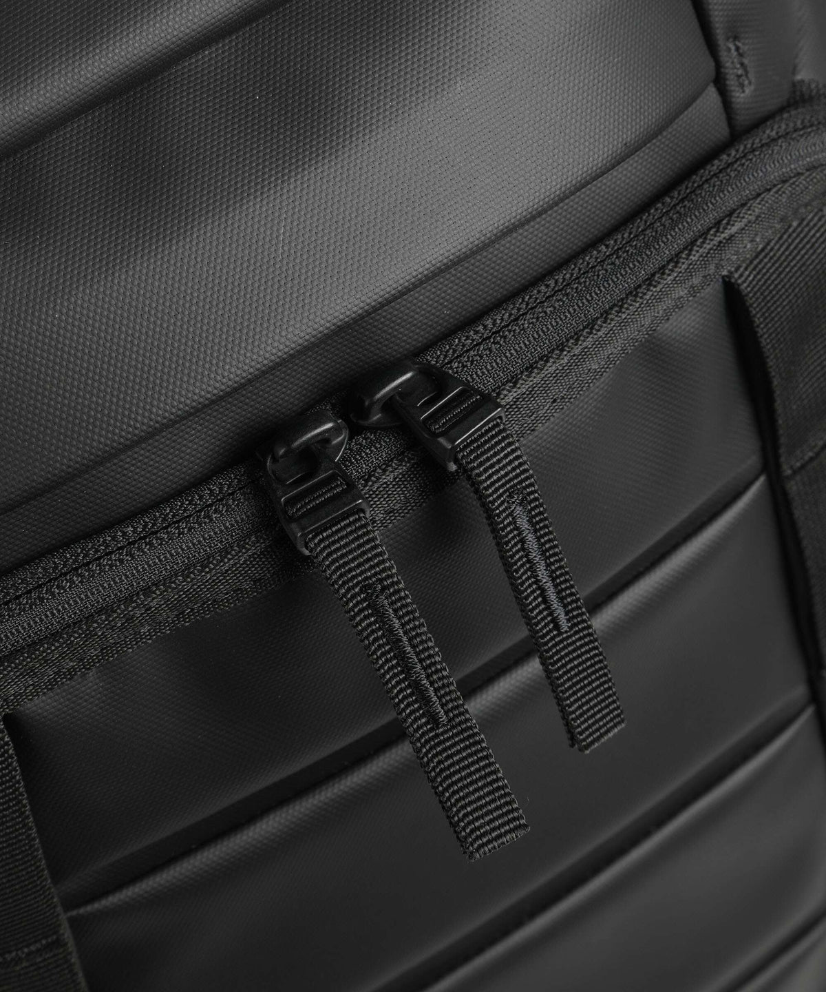 Db Hugger 40 Travel bag with wheels black out