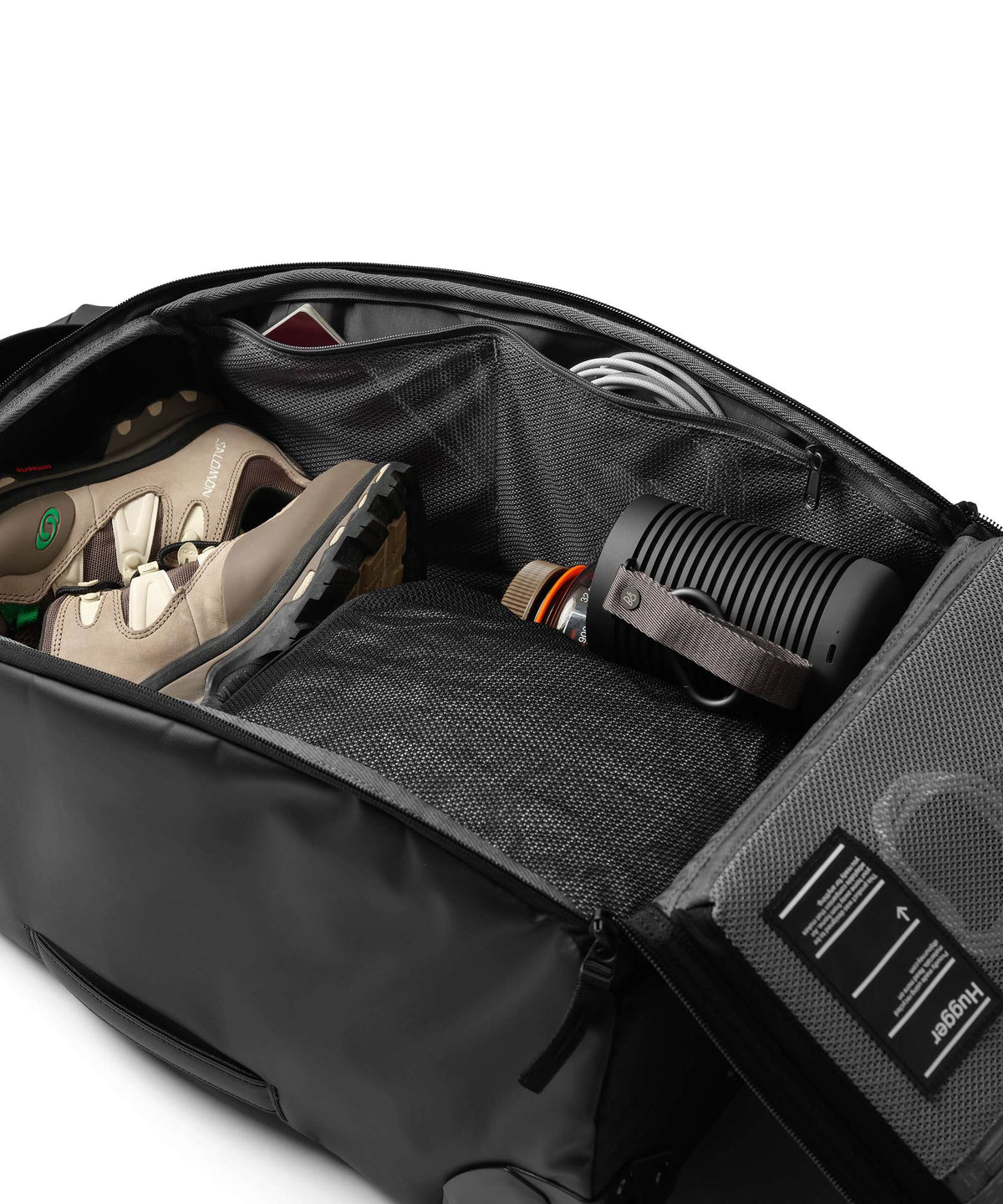 Db Hugger 40 Travel bag with wheels black out