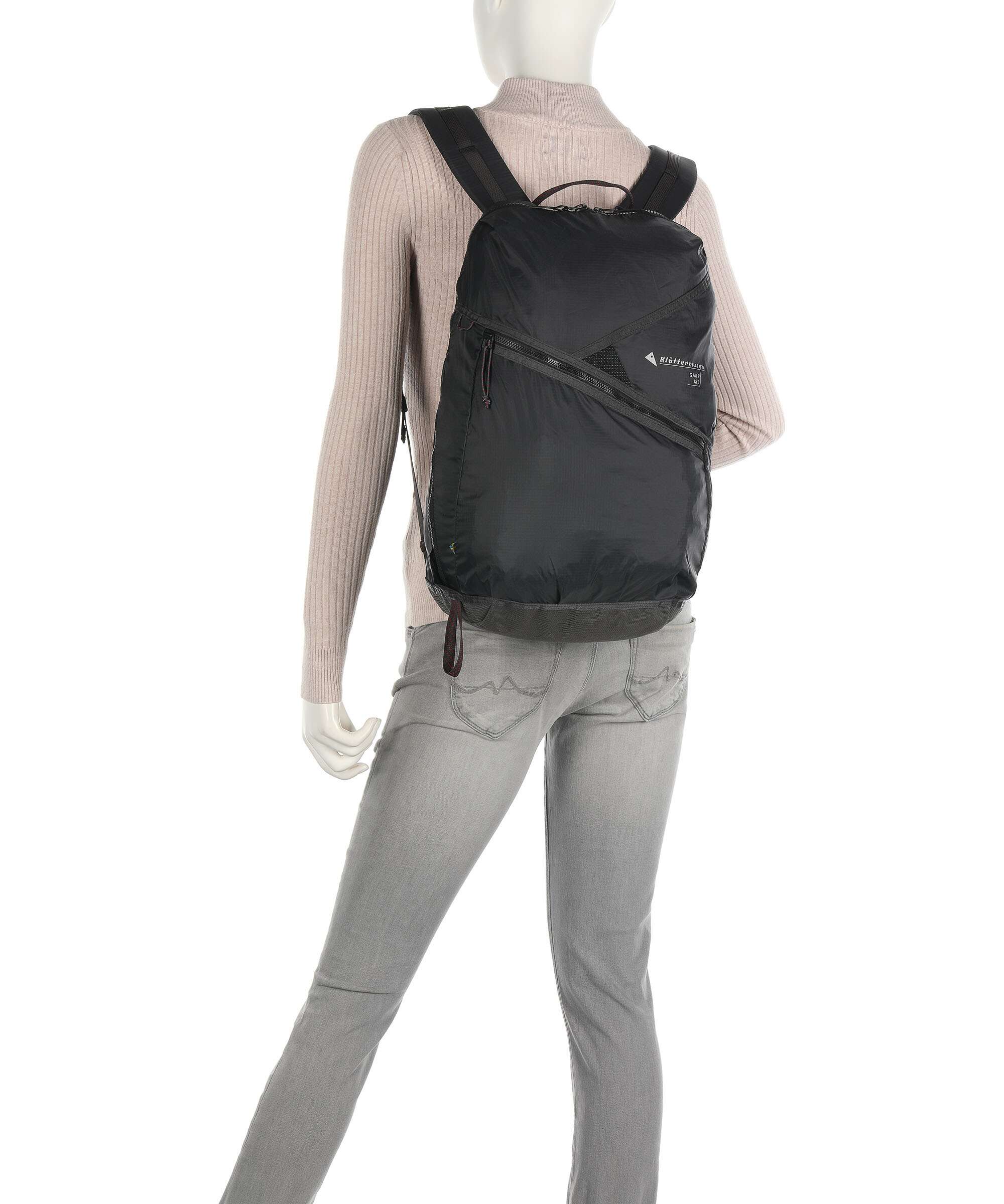 Klättermusen Gjalp 18 Backpack salmon