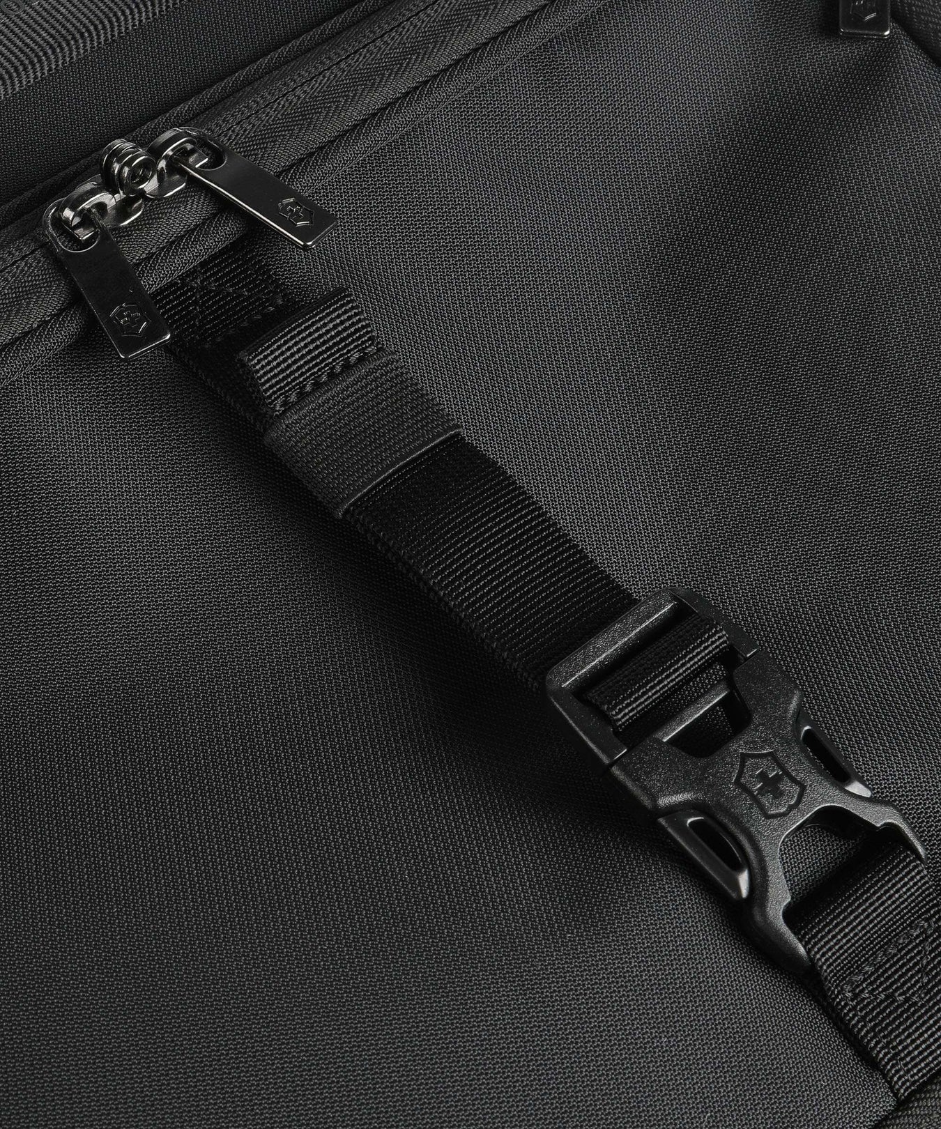 Victorinox Crosslight Travel bag with wheels black