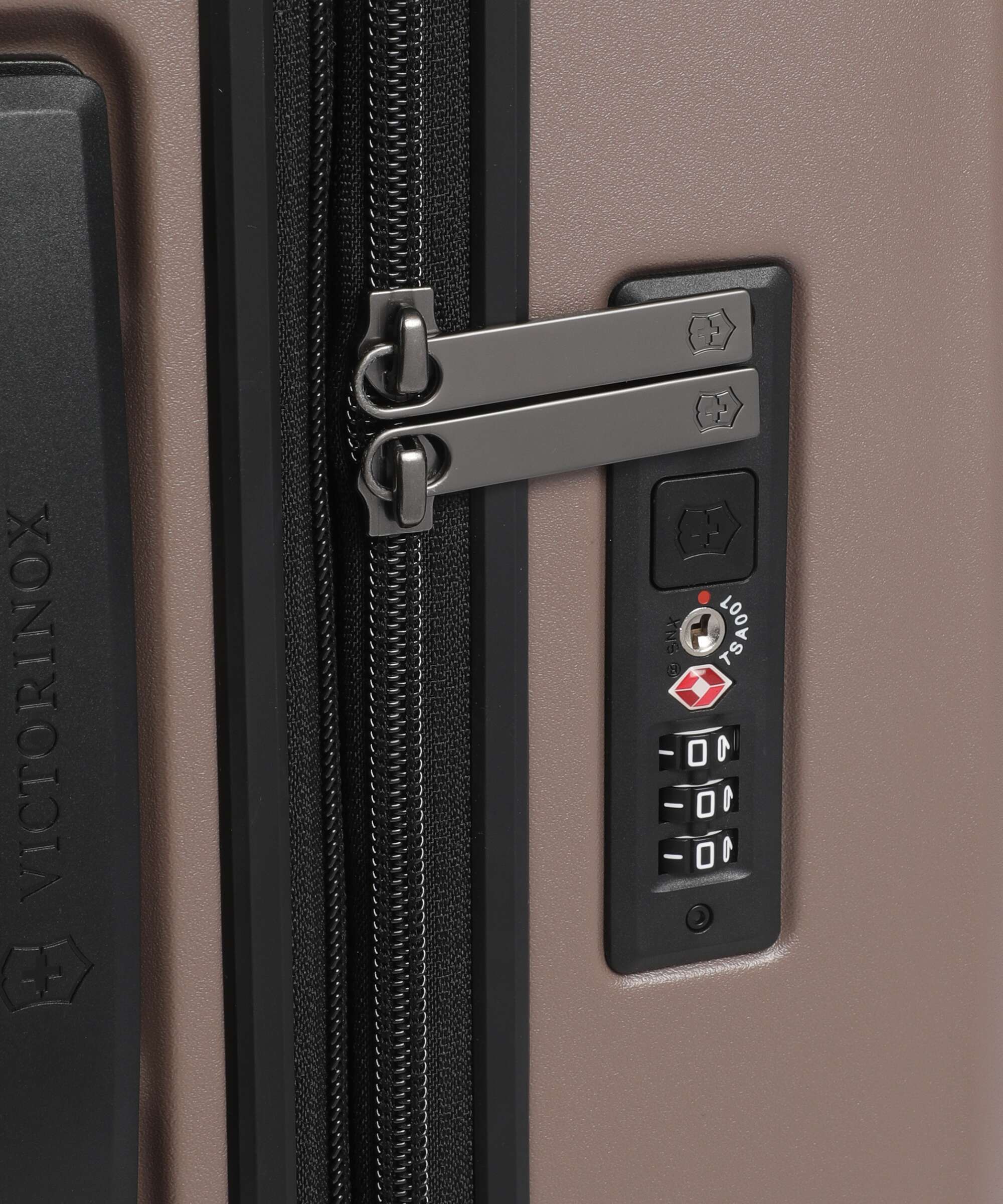 Victorinox Airox Advanced FFQ Spinner (4 wheels) taupe brown