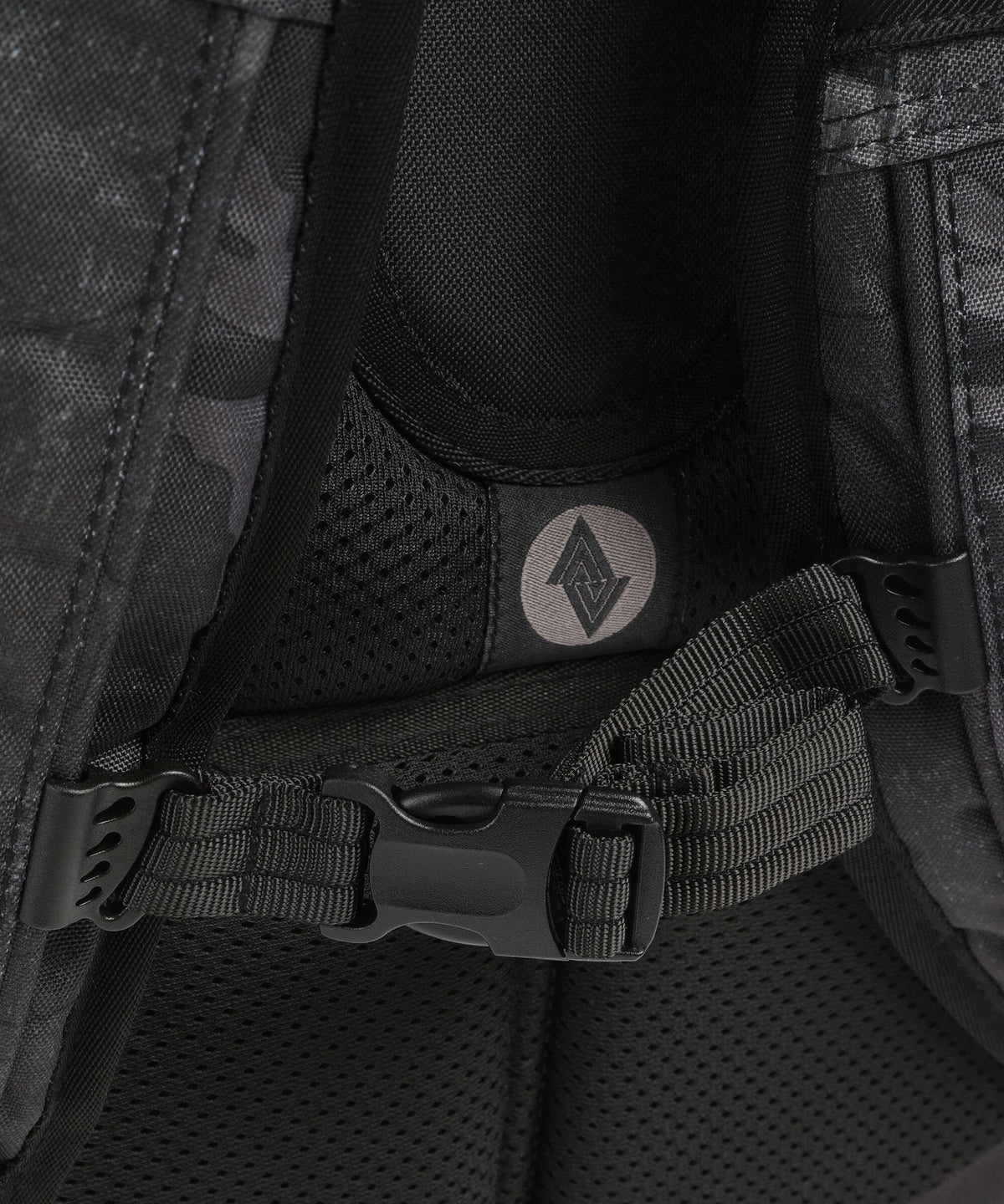 Nitro Future Hero 37 Backpack forged camo