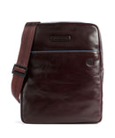 Piquadro Blue Square Revamp Crossover väska mahogany