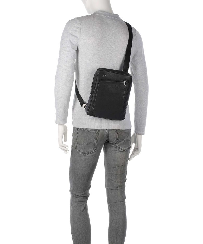 Piquadro S134 Crossbody bag black