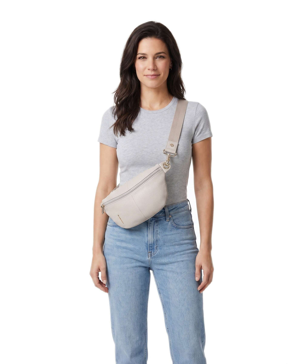 Mandarina Duck Mellow Leather Belt bag cocoon