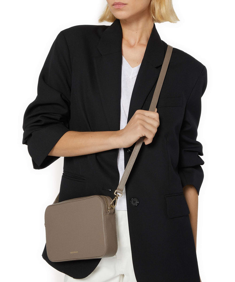 Coccinelle Tebe Shoulder bag warm taupe