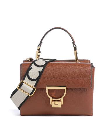 Coccinelle Arlettis Signature Crossover väska cognac