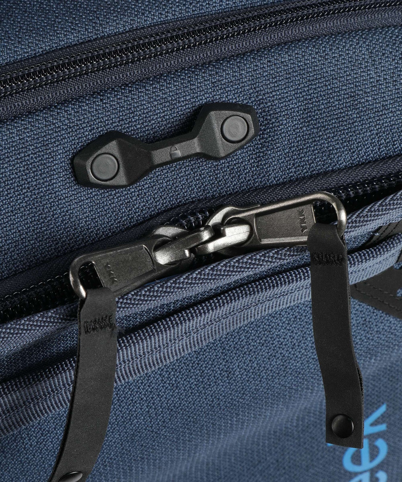 Eagle Creek Gear Warrior Carry On Spinner (4 wheels) blue jay