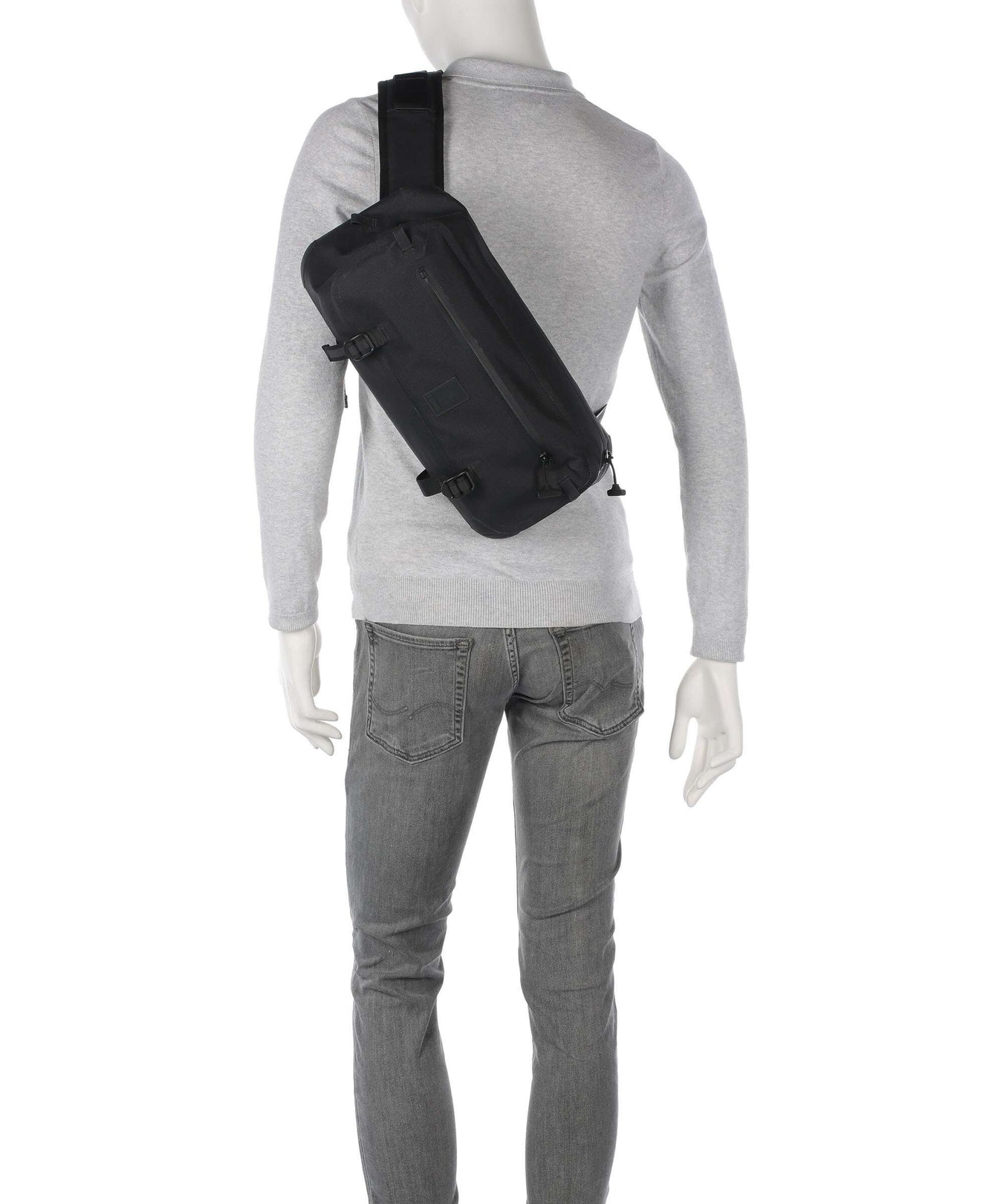 Chrome Kadet WP Sling bag black