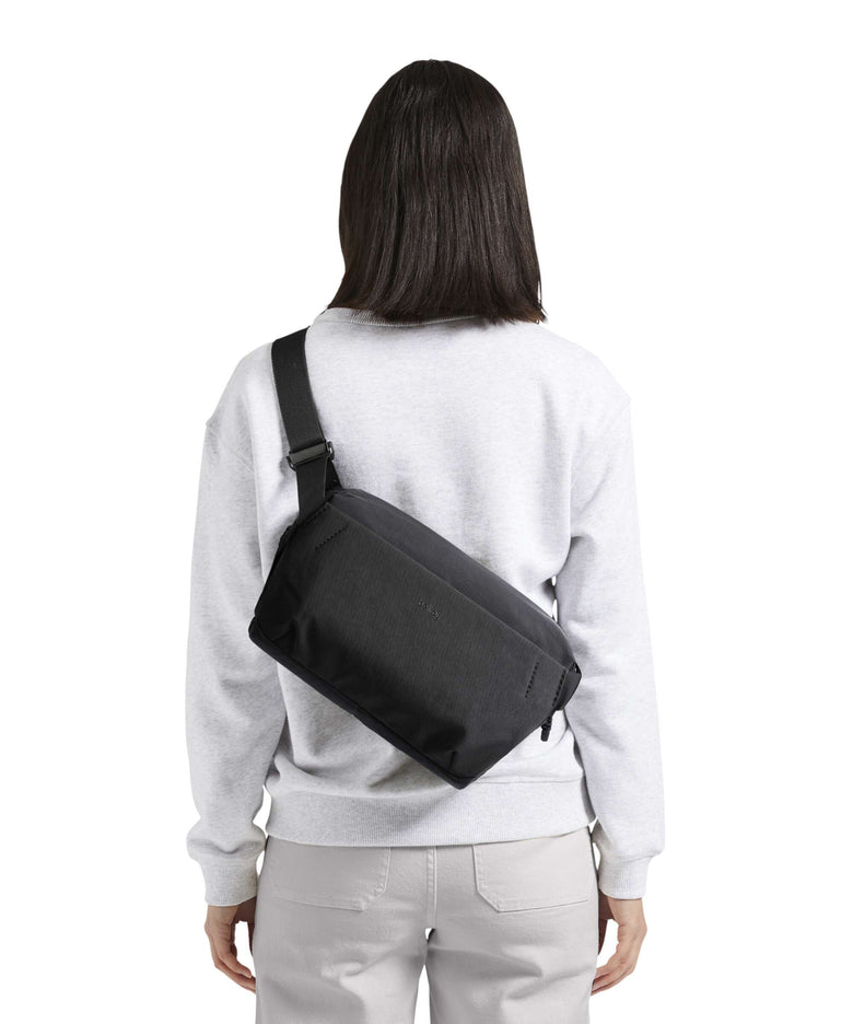 Bellroy Venture 9L Sling bag safari