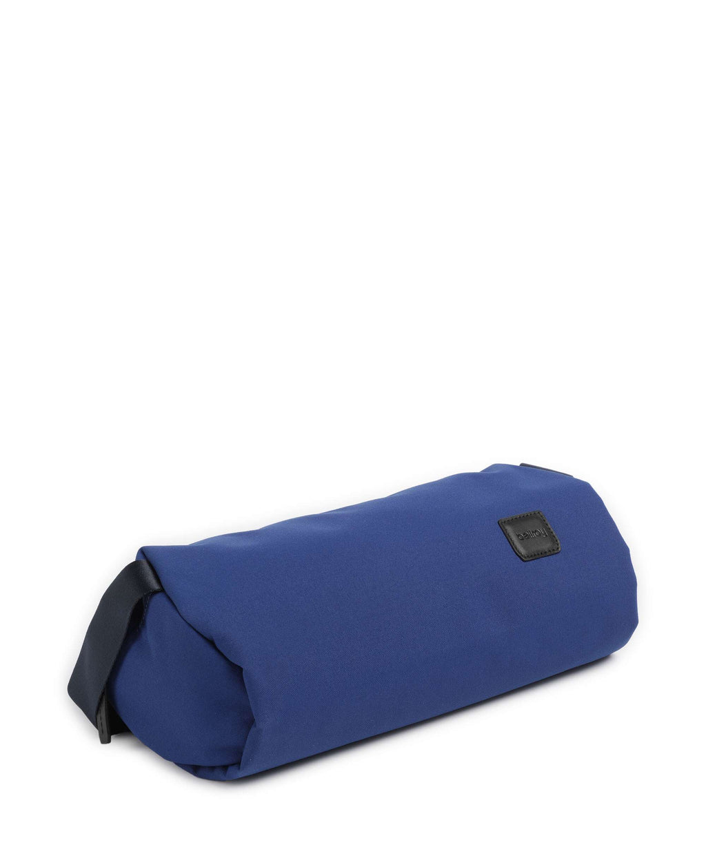 Bellroy Classic 7 Sling bag indigo
